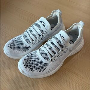 APL Techloom Breeze white and black size 6.5
